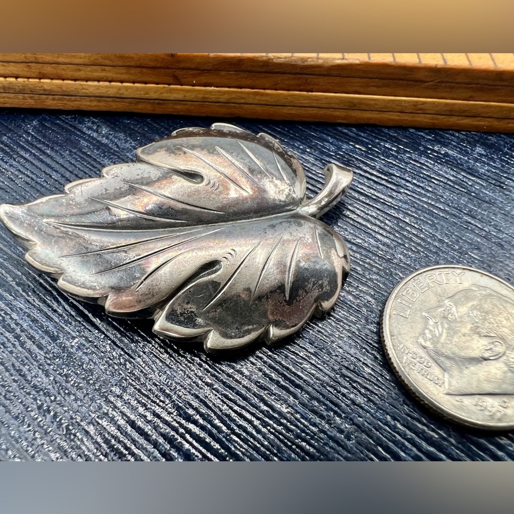 Vintage tarnished 835 silver leaf brooch pin simple beautiful